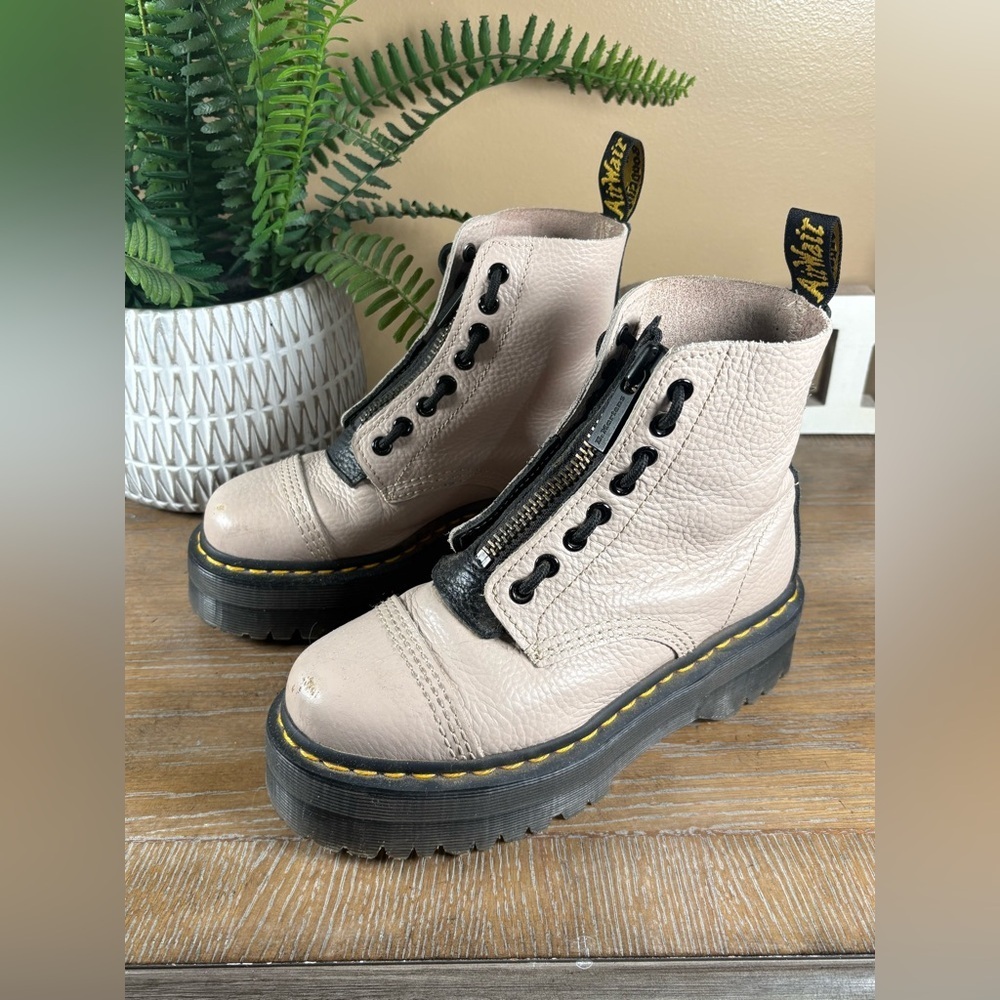 DR. MARTENS Sinclaire Leather Boot Women’s Size 6 - Picture 8 of 13